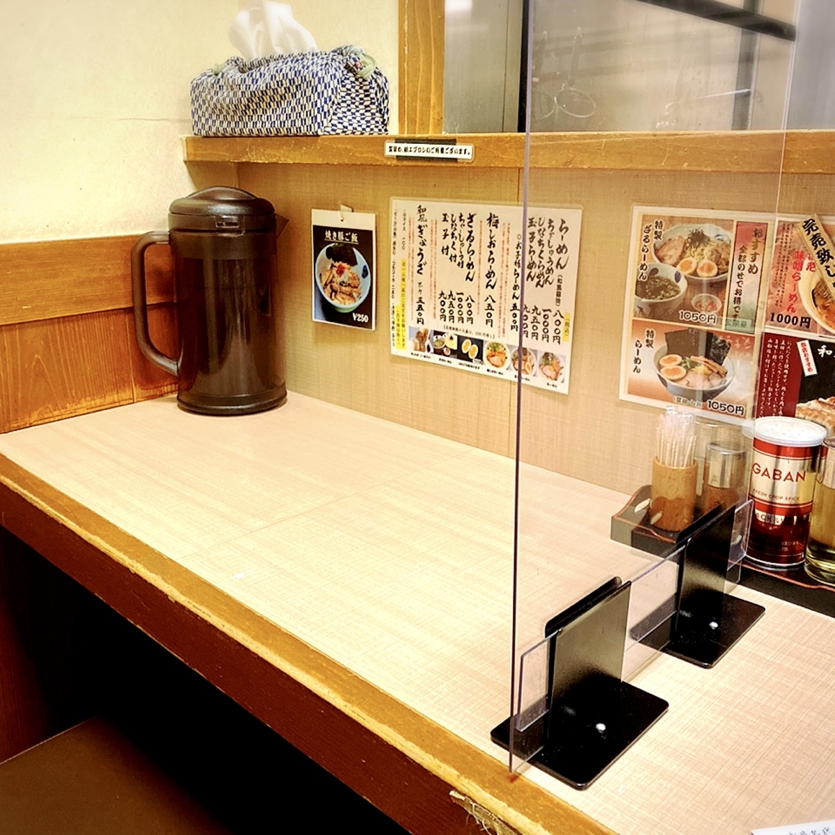 浅草名代らーめん 与ろゐ屋の店内雰囲気