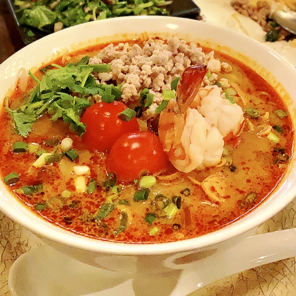 「タイ酒場 サラパオ 荻窪店」でいただいた「トムヤムクンヌードル」”980円(税別)