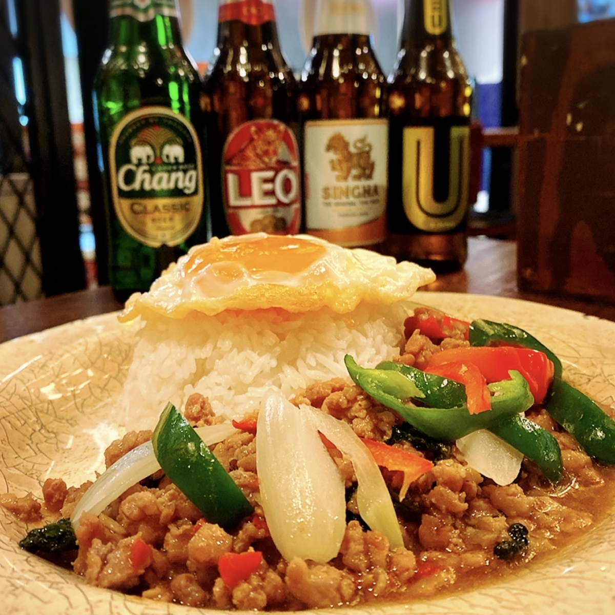 「タイ酒場 サラパオ」でいただいた「チキンのガパオライス」”1030円(税別)