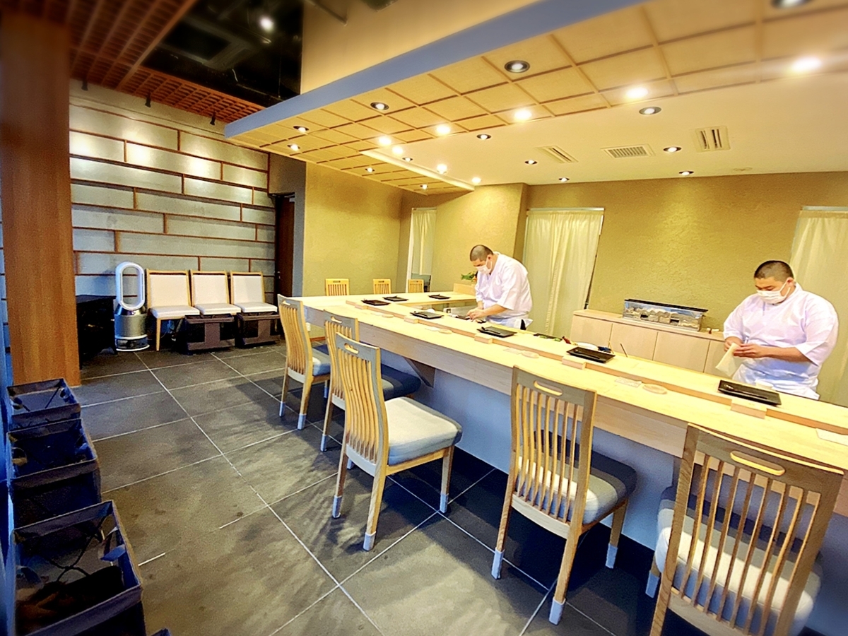鮨 詠心の店内雰囲気