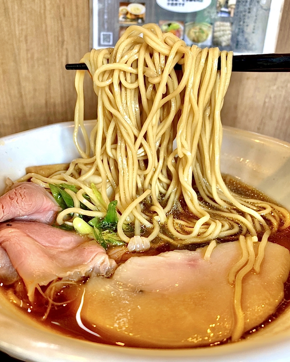 吉祥寺と三鷹の間にある行列のできる人気ラーメン屋!他も食べたいほど美味すぎる