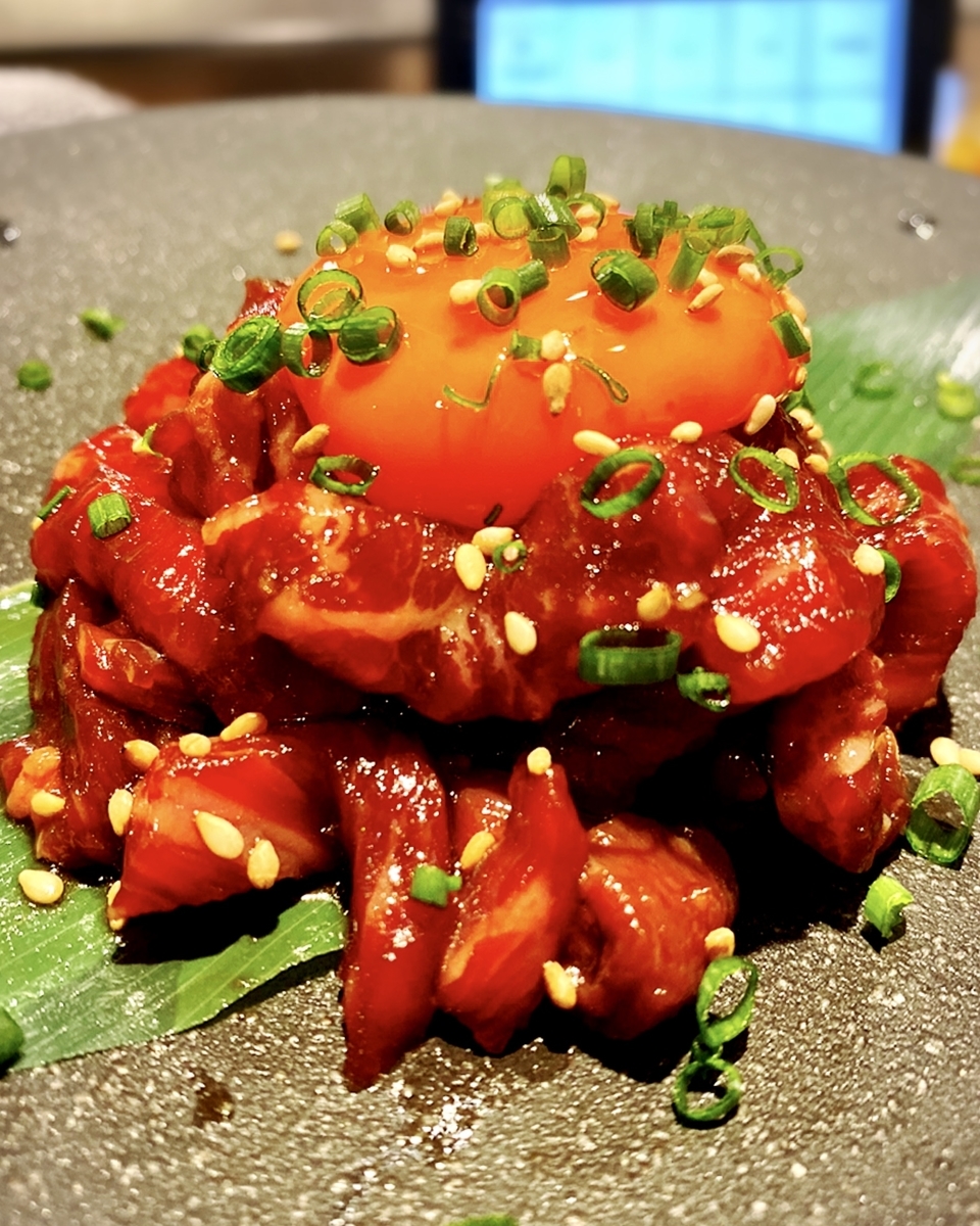 「焼肉ちゃんぷ」でいただいた「和牛ユッケ」”1680円(税込)