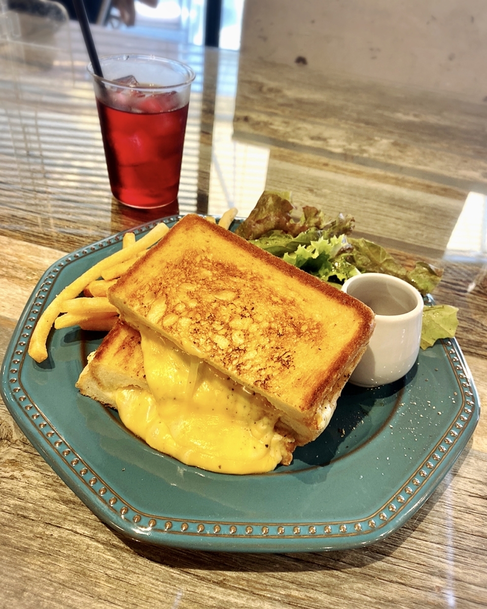 「フェブラリーキッチン」でいただいた「グリルドチーズサンドwith メープル」”950円（税込）