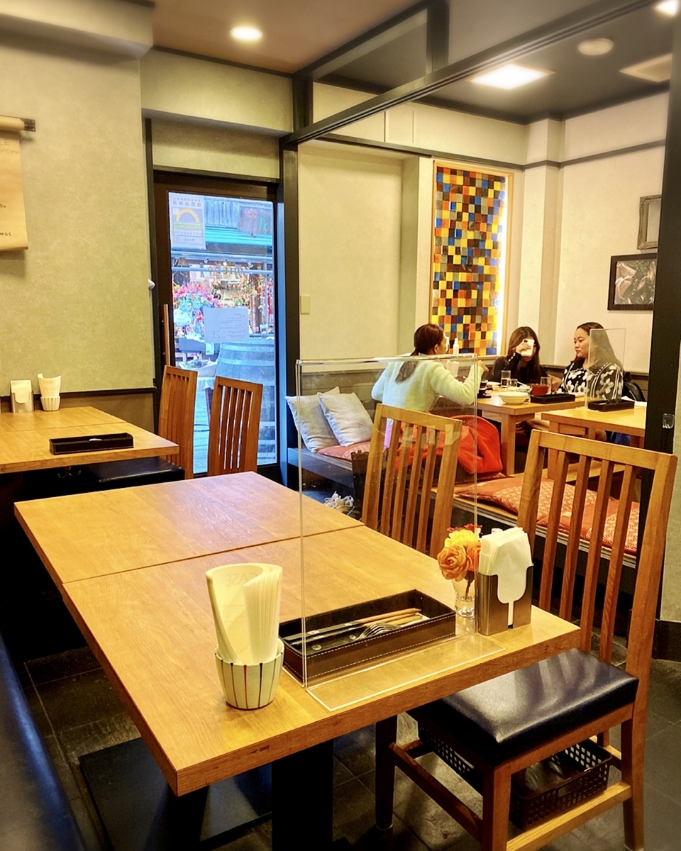 浅草洋食 クロモジ亭の店内雰囲気