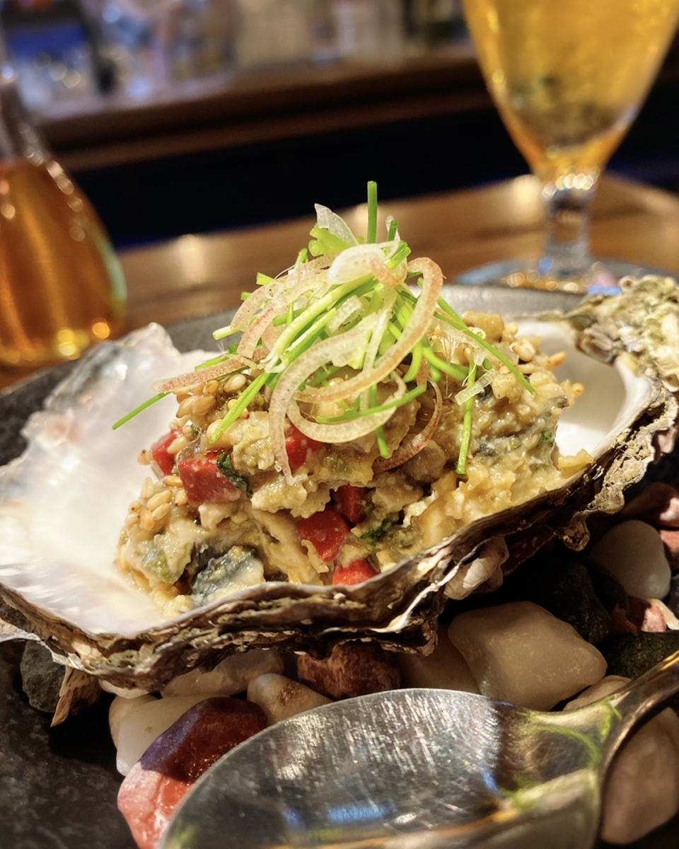 「オイスターバー&天ぷら WHARF(ワーフ)」でいただいた「牡蠣のなめろう」”539円(税込)