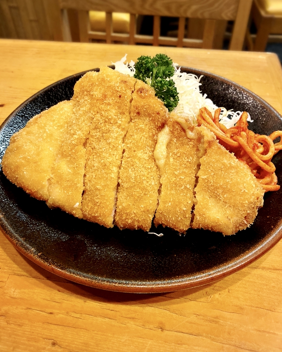 「カツ吉」でいただいた「味噌とんかつ（定食）」”1800円（税込）2