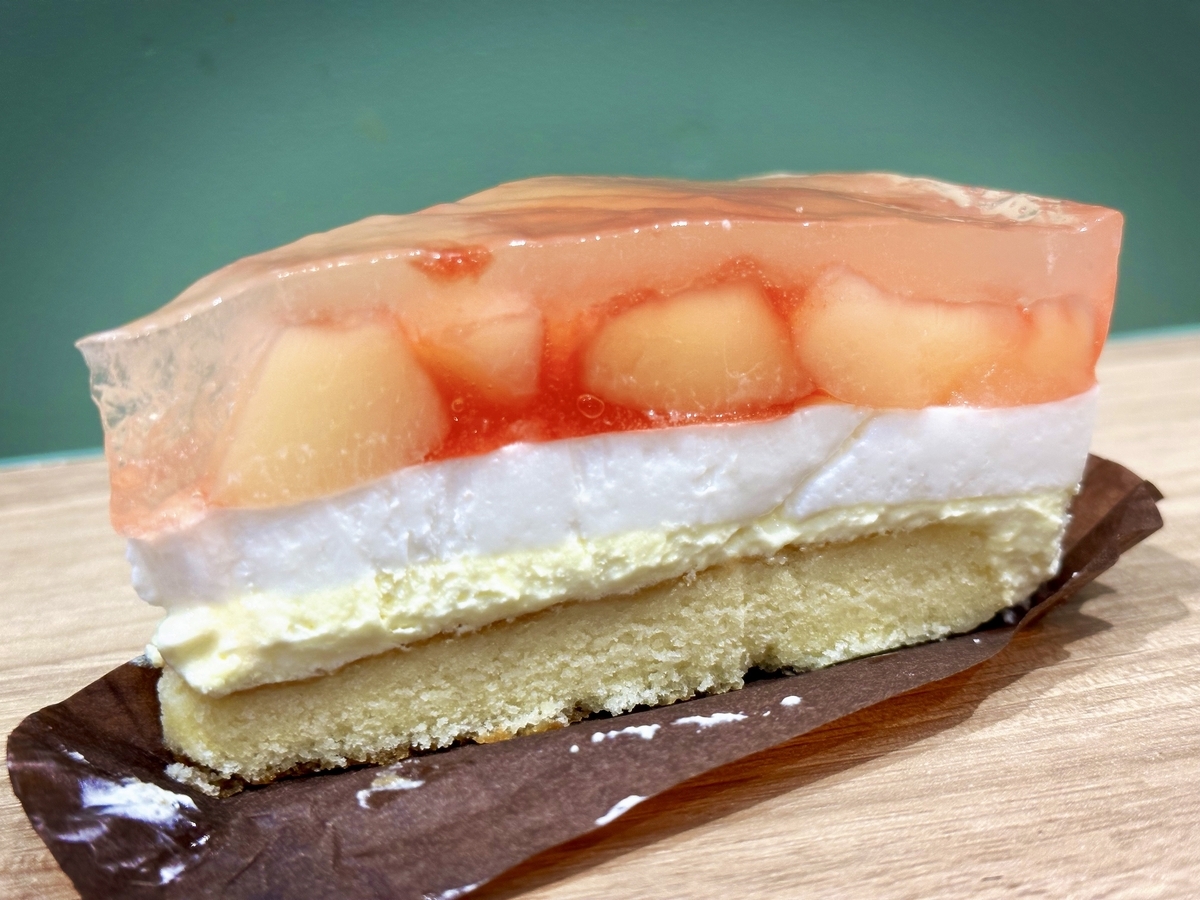 「ピーチ&ミルクケーキ」を実食レビュー
