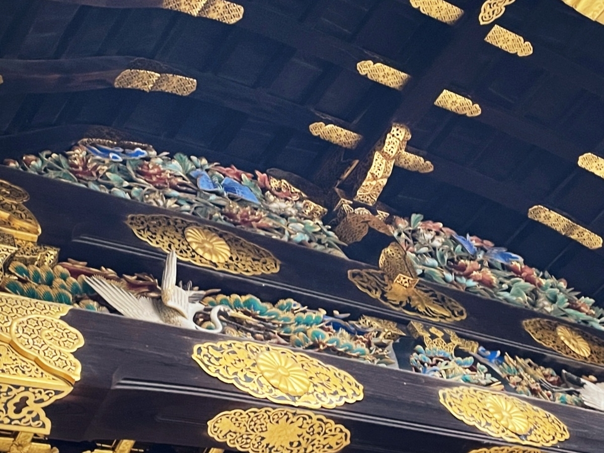 京都 世界遺産】圧巻の唐門、襖絵と格天井｜二条城で雨宿り - グルメ