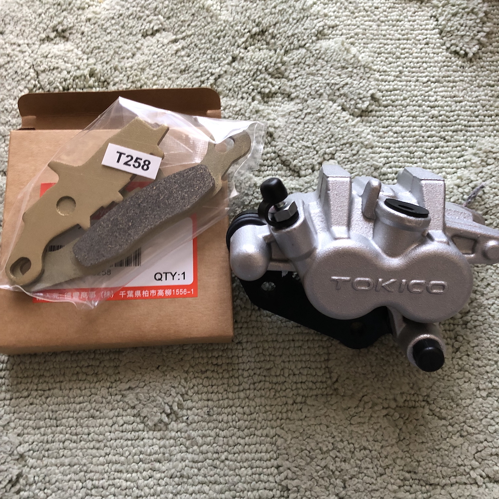 バイク】KDX125SRのフロントブレーキキャリパをKX85用に換装