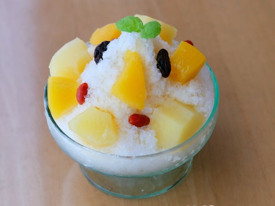 おうちかき氷のシロップとトッピング&変なキノコみたいなかき氷