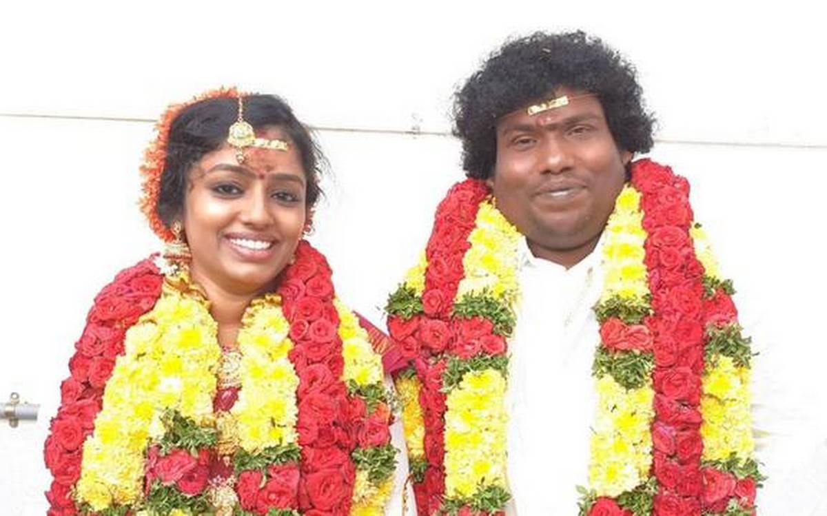 Yogi Babu and wife