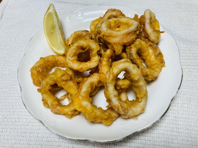 カラマリフリット おつまみに最適 お手頃スルメイカでどうぞ アキオカ家のトラベルごはん