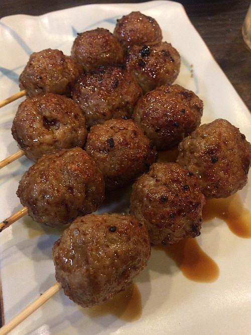 甲府 丸八焼鳥店 平和通り店 赤 黒 黄色日記