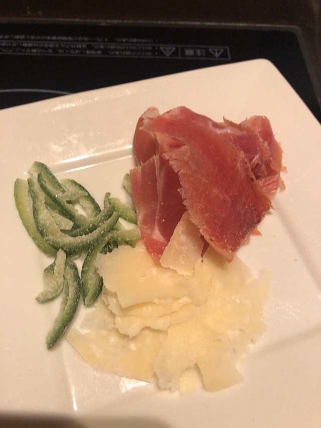 外苑前 五丁目 千 きいろ 赤 黒 黄色日記