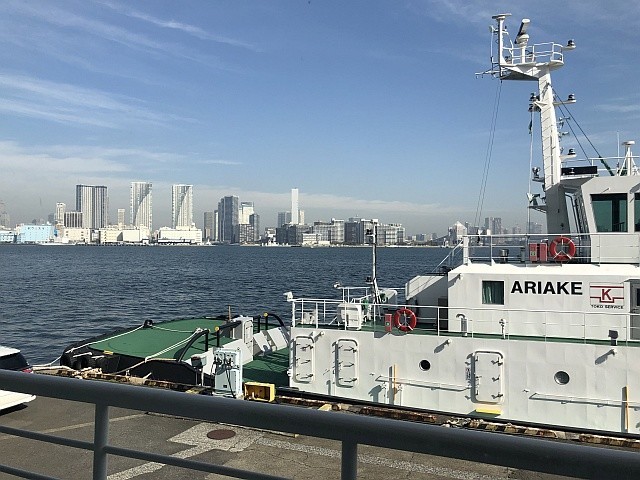 芝浦ふ頭 湾岸食堂 波止場店 赤 黒 黄色日記