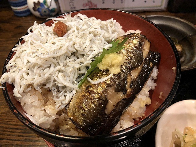 赤坂 丼からはみ出る穴子にふわっふわの玉子が最高 行列のできる丼ランチ 會水庵 かいすいあん 恵比寿 銀座大好き 新米フードアナリスト ハツのブログ