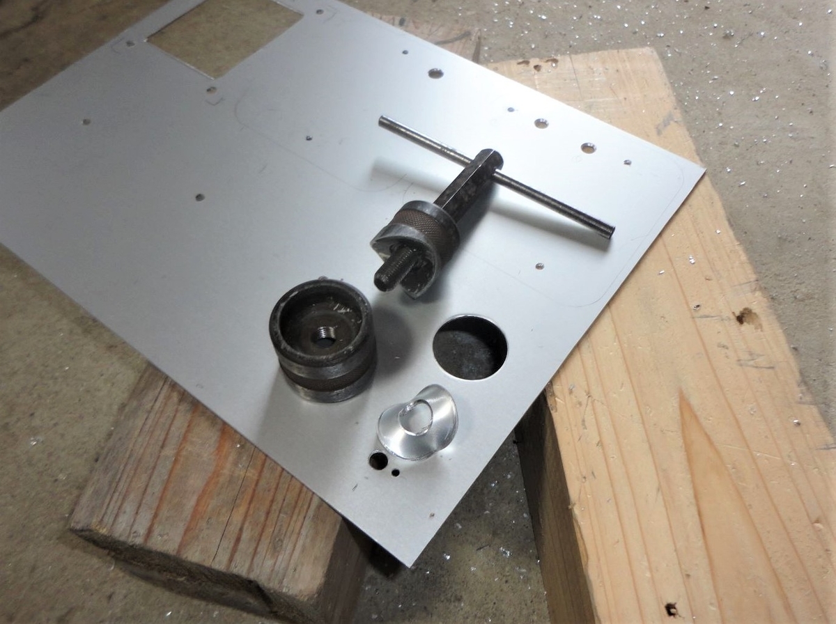 真空管アンプのシャーシー加工 - 工作工房製作奮闘記