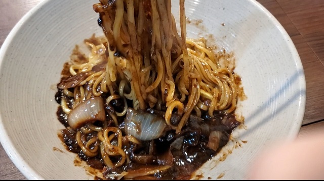 肉アンド麺 ジャージャー麺はもうここでしか食べれない 新大久保 営業時間 場所 ひとりok Konalogブログ