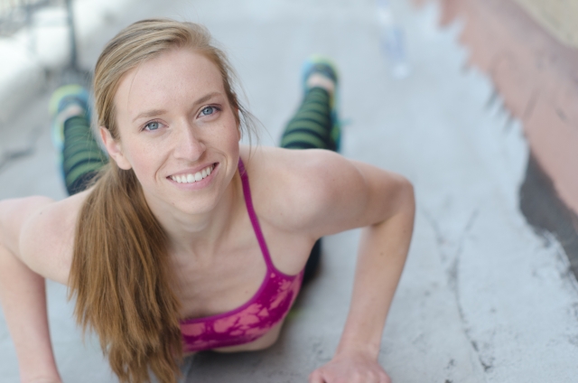 猫背　矯正ベルト　１００均