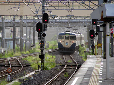 千葉行き426M113系（千マリ116編成＋217編成）＠佐倉駅手前