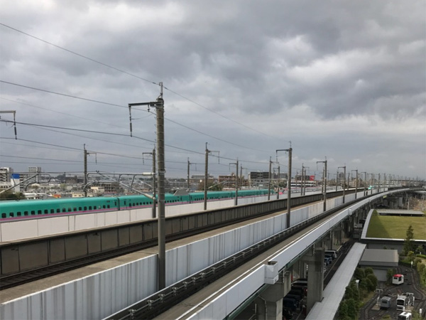 鉄道博物館から見た東北新幹線