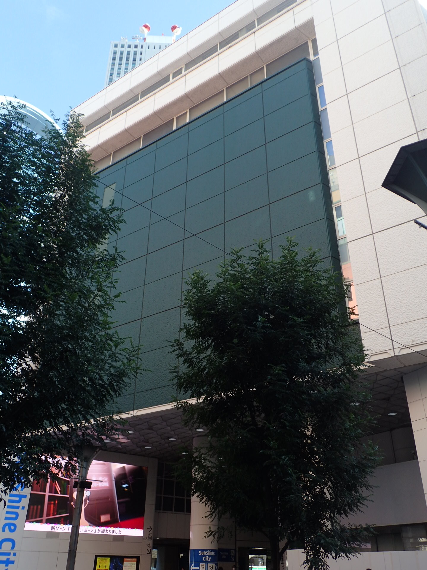 今は無き東急ハンズ池袋店　ほぼ全景