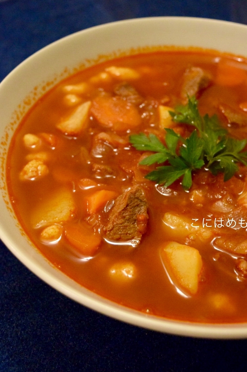 Gulyás leves:グヤーシュレヴェシュ。