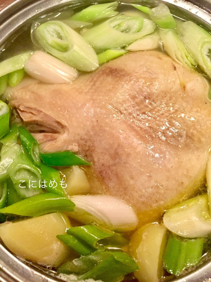 鶏一羽を使って作る！韓国の水炊き「タッカンマリ」