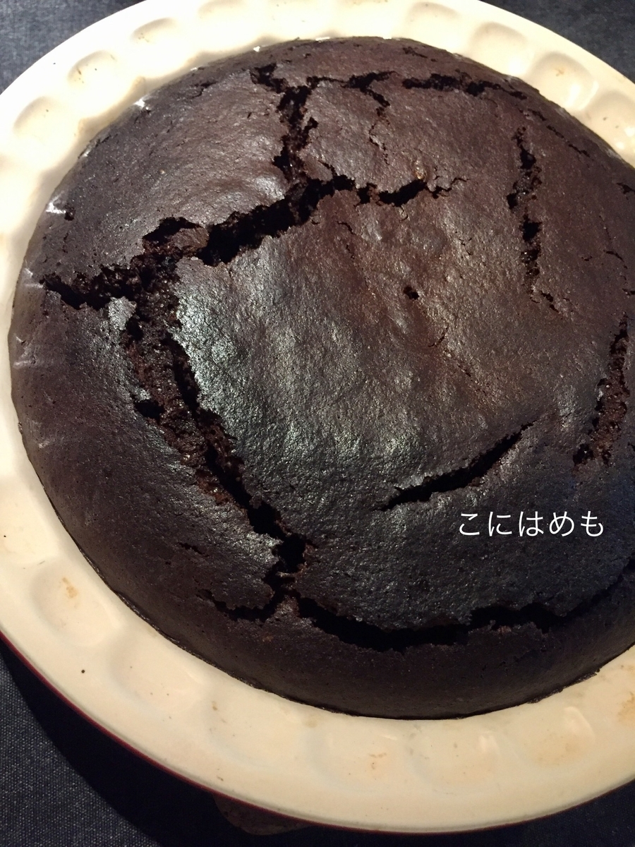 焼けているかどうか、竹串やつまようじで刺してチェックする。