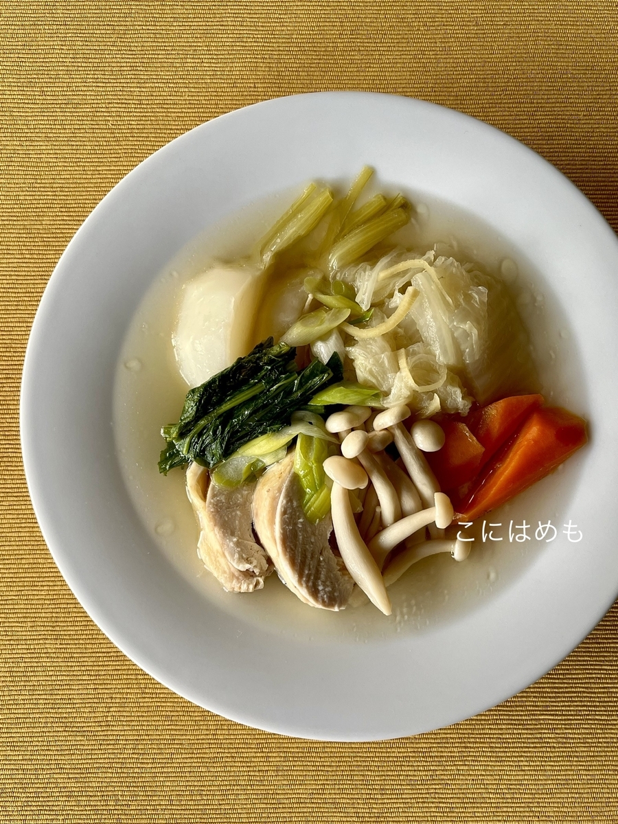 お鍋に具材を詰めて作る！簡単「白しめじと鶏むね肉とろとろカブのスープ」