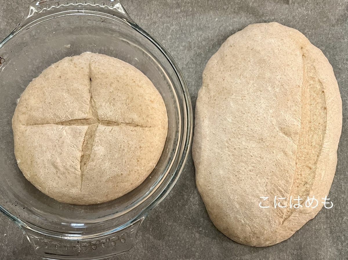 「スペルト小麦粉と強力粉の天然酵母パン」クープと焼き上がり。