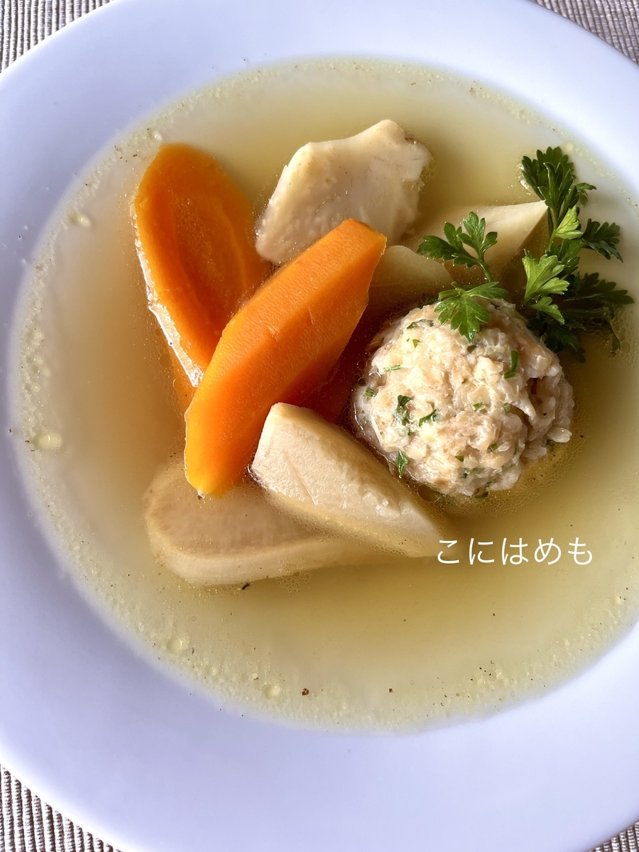 圧力鍋で加圧10分!鶏ガラで作る「鶏肉のコンソメスープ」&ハンガリーのクラッカーのお団子「Maceszgombóc:マツェスゴンボーツ」