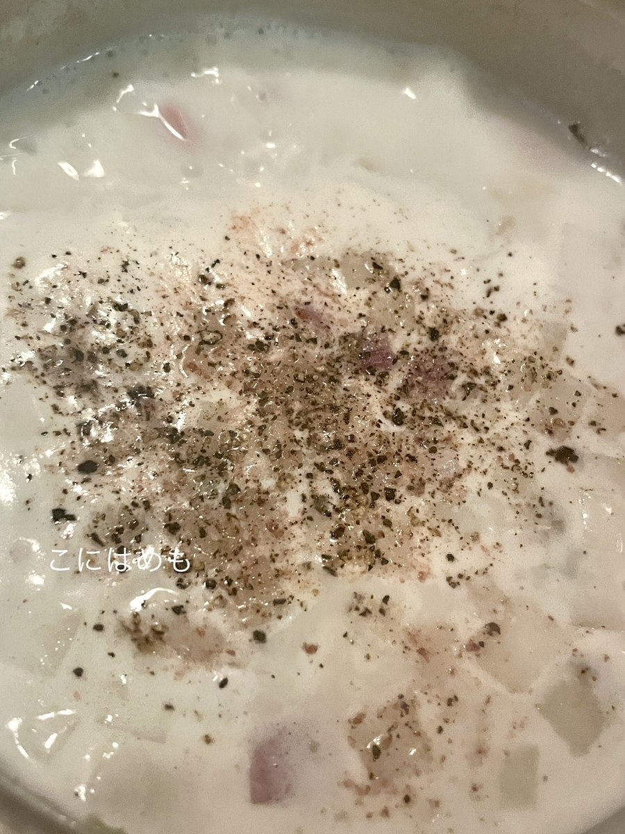 塩、こしょうをして、青ネギを加える。