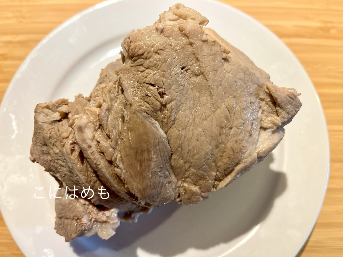 圧力鍋で加圧15分!簡単「豚ももブロックの茹で豚」