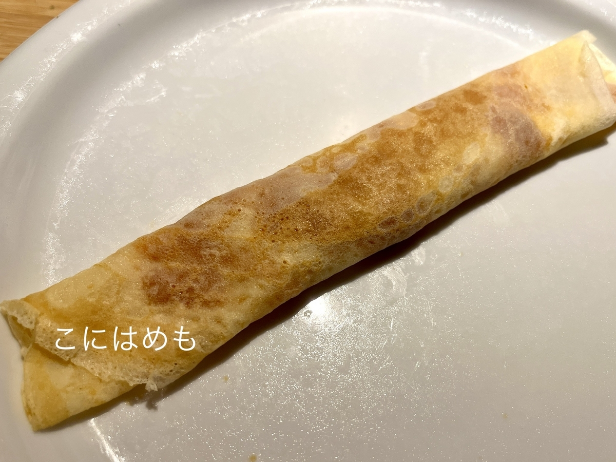ジャムを塗り、くるくるっと巻く。