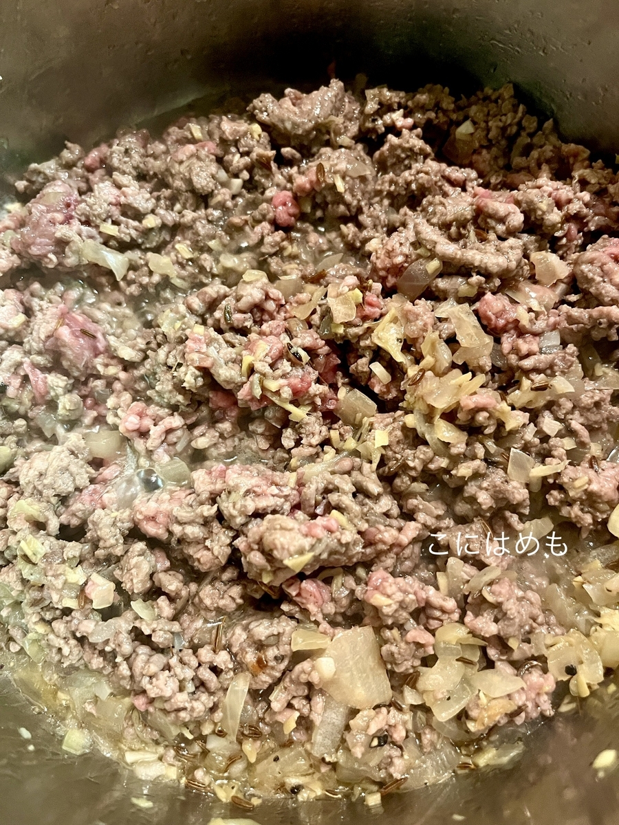 ひき肉をしっかりと炒めることがポイント。