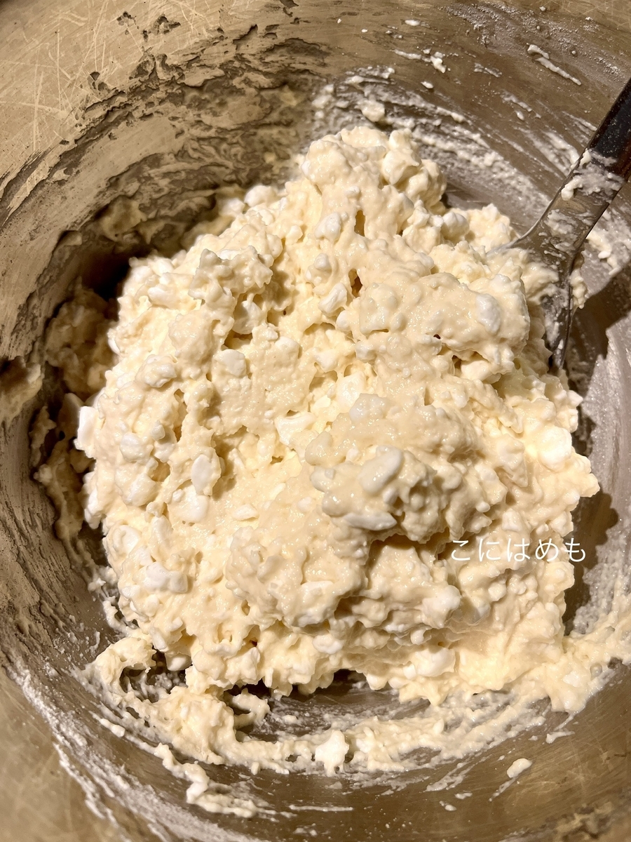 小麦粉を混ぜる。