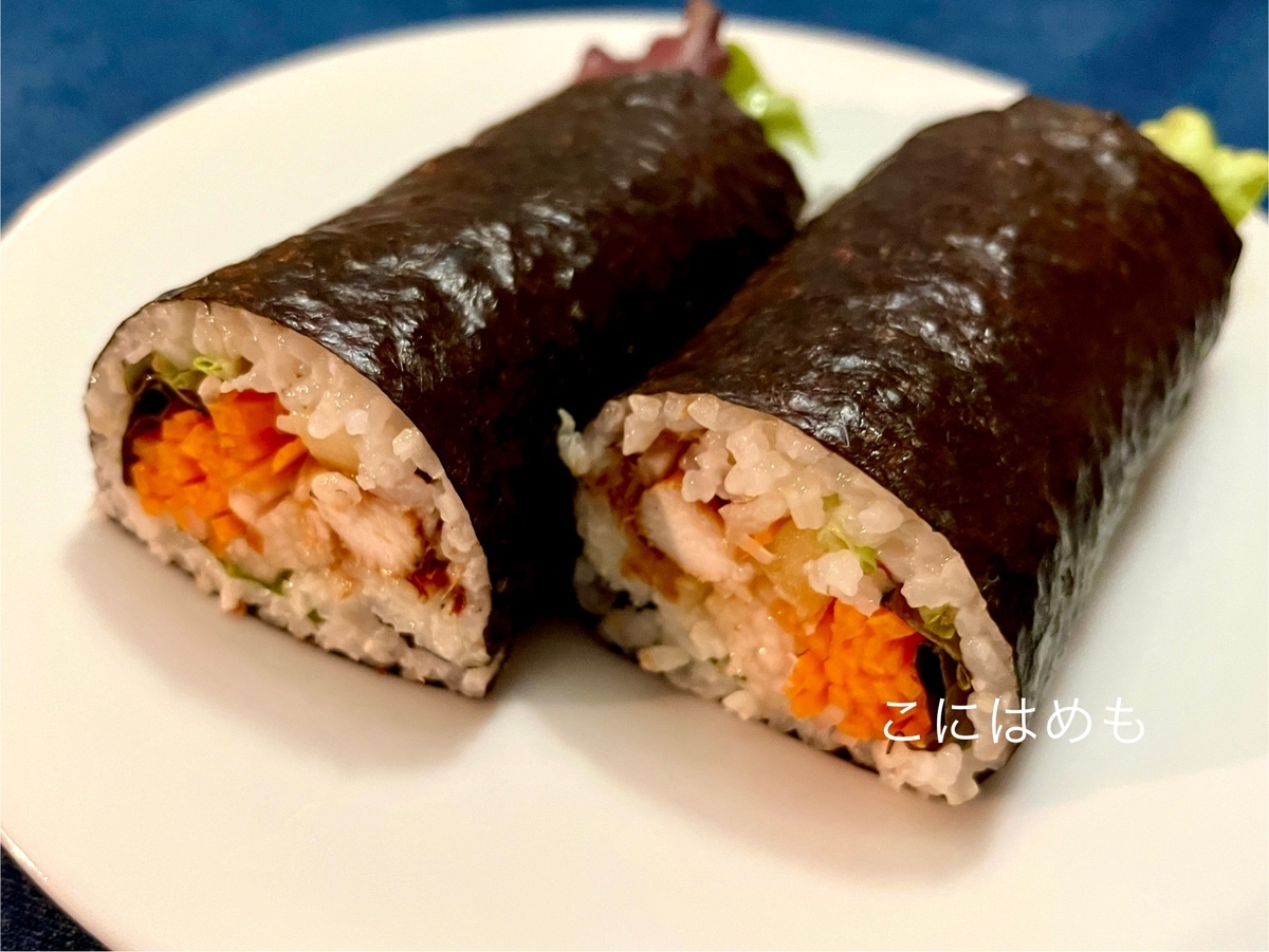 2025年恵方巻き「鶏の照り焼き、チーズ、おかか、パプリカ、人参、かぶ、サラダ菜」