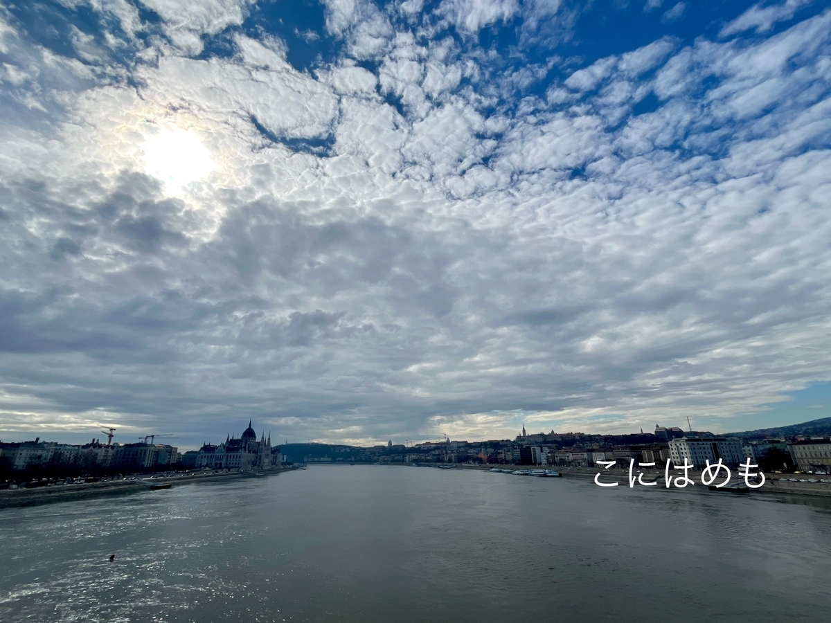 晴れたり、雨が降ったりのブダペスト。