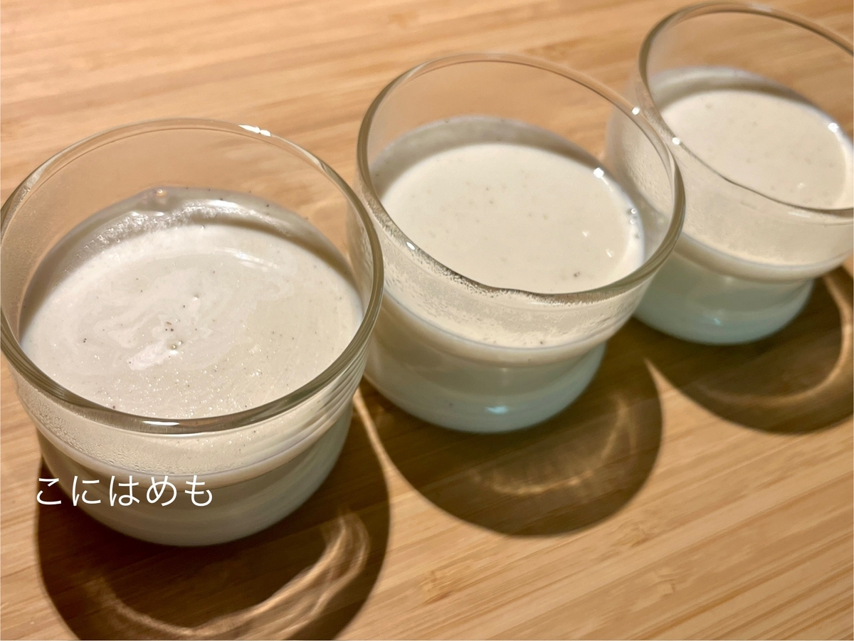 型に流し入れて、冷蔵庫で固める。