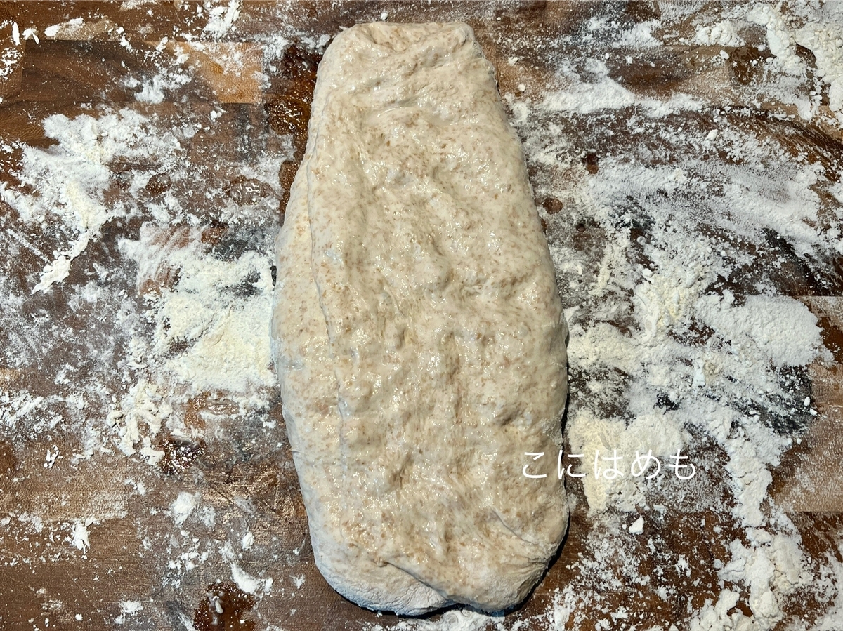 パンの成形。