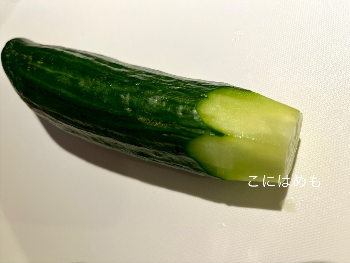 きゅうりをお花の形に切り器を作る。