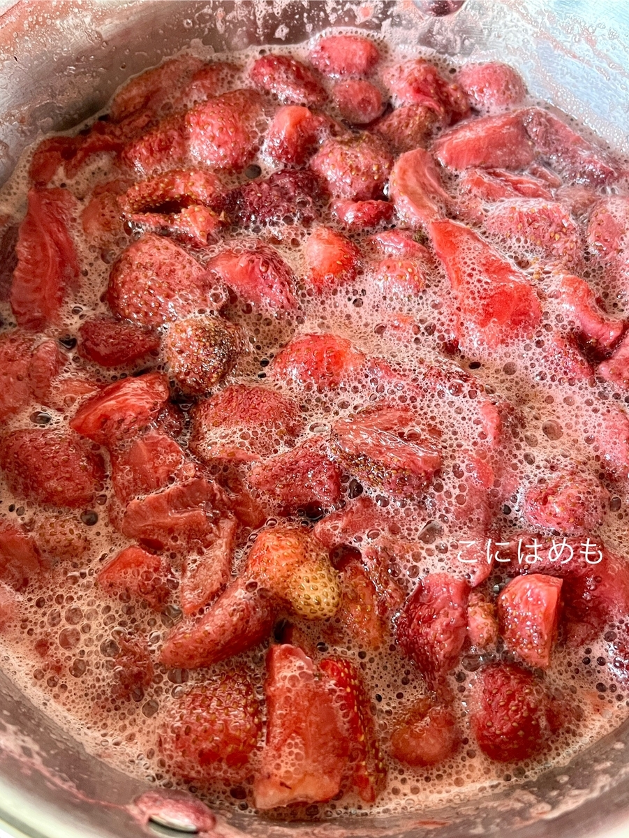  弱火〜中火にかけて、かき混ぜながら煮る。