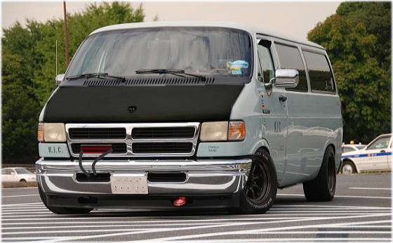 サーキット仕様のダッジバン - タッジバンのカスタムブログ