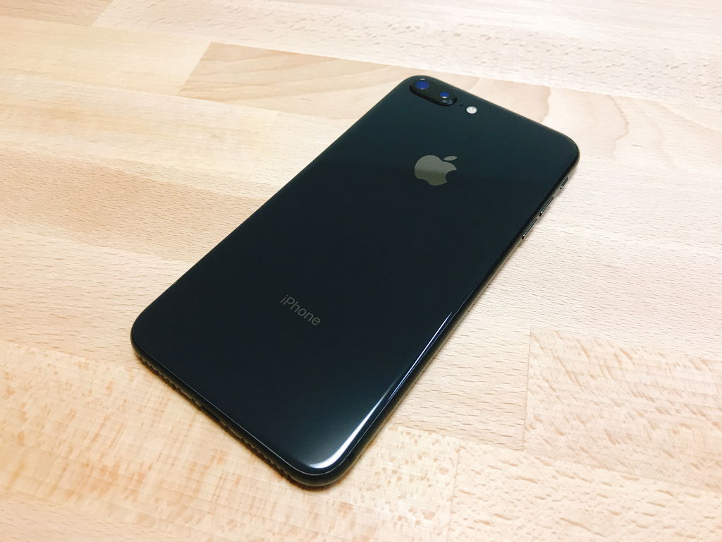 iPhone8plus 黒 実機レビュー】iPhone 8 Plusの外観やスペック、変更点まとめ
