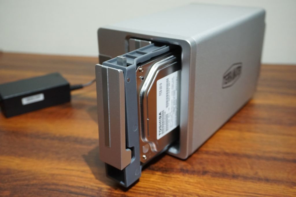 外付けハードディスク・ドライブ TerraMaster 2-Bay NAS F2-210 レビュー】TerraMaster F2-210 | はじめてのNASにおすすめ。設定から