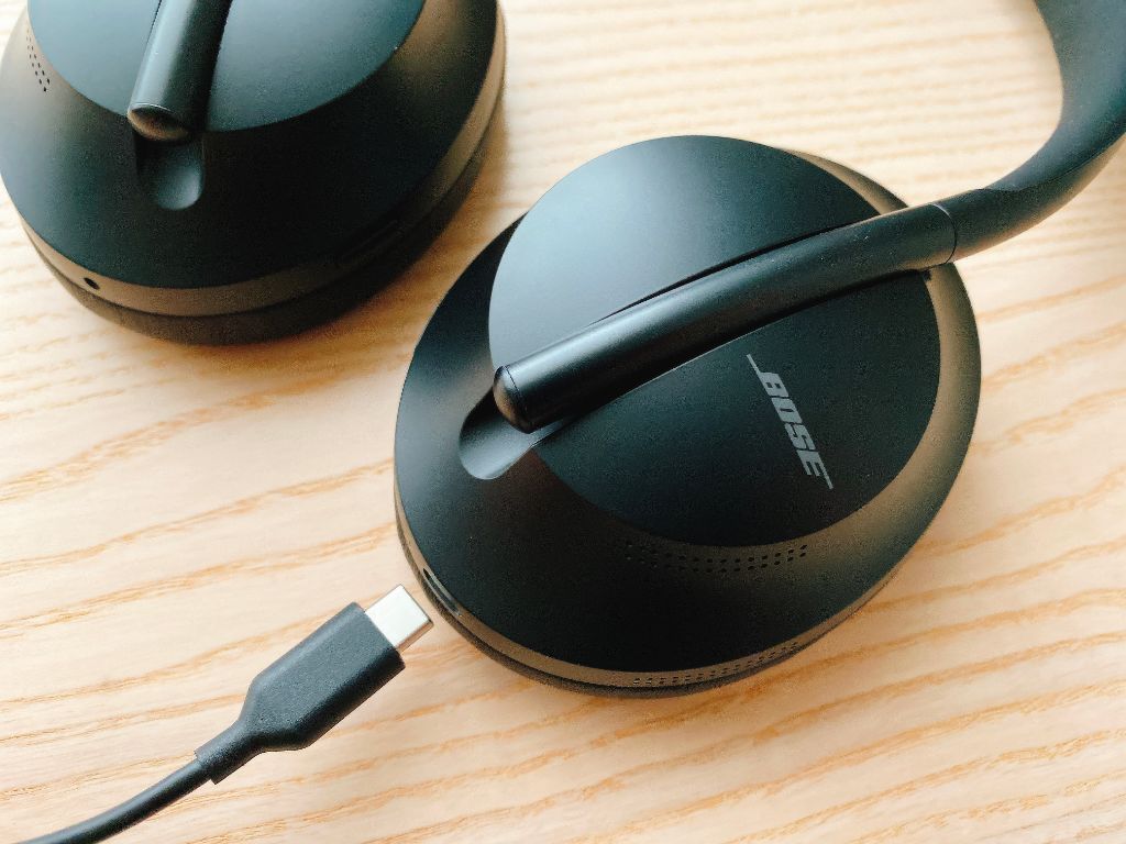 BOSE 700 ノイズキャンセリング ヘッドホン 通話機能 ブラック 本体美品 BOSE 【アウトレット】ワイヤレスヘッドホン ノイズキャンセリング対応