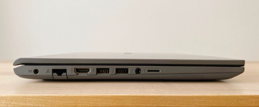 ASUS Laptop 15 X545FA レビュー】薄ベゼル&コンパクトデザインの15 ASUS Laptop 15 X545FA レビュー】薄ベゼル&コンパクトデザインの15