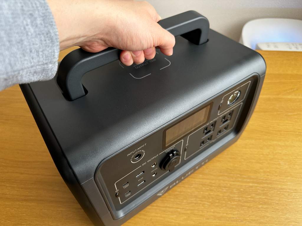 BLUETTI EB70S レビュー】大容量716Wh・AC800W出力！防災用にキャンプ