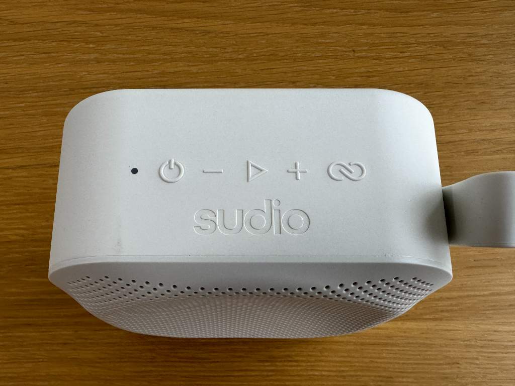 Sudio F2 レビュー】プレゼントに最適。高音質＆北欧デザインの